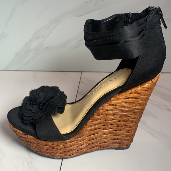 Gianni Bini Black Satin Floral Woven Platform Wedge Heels Size 6.5 New with Box - Picture 7 of 10